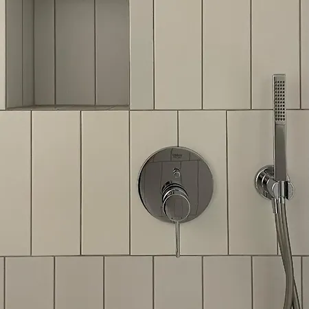 Apartment 5 *